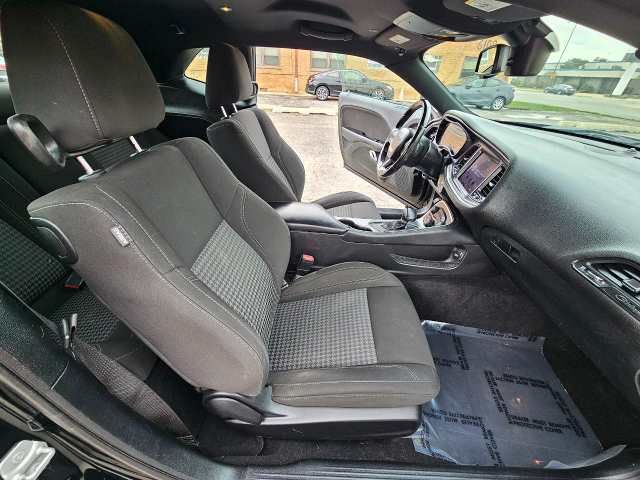 Dodge Challenger SXT RWD 2021