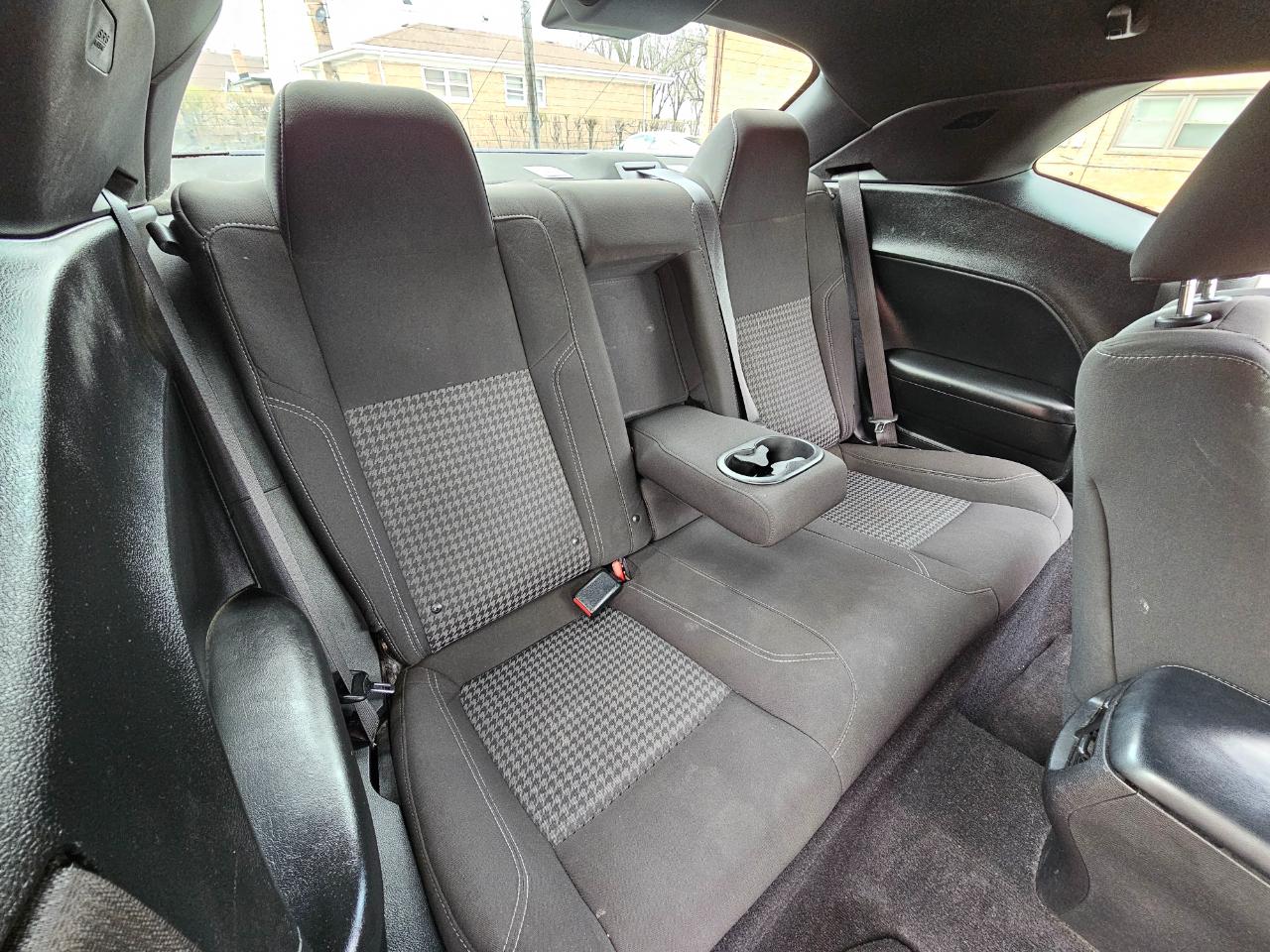 Dodge Challenger SXT RWD 2021