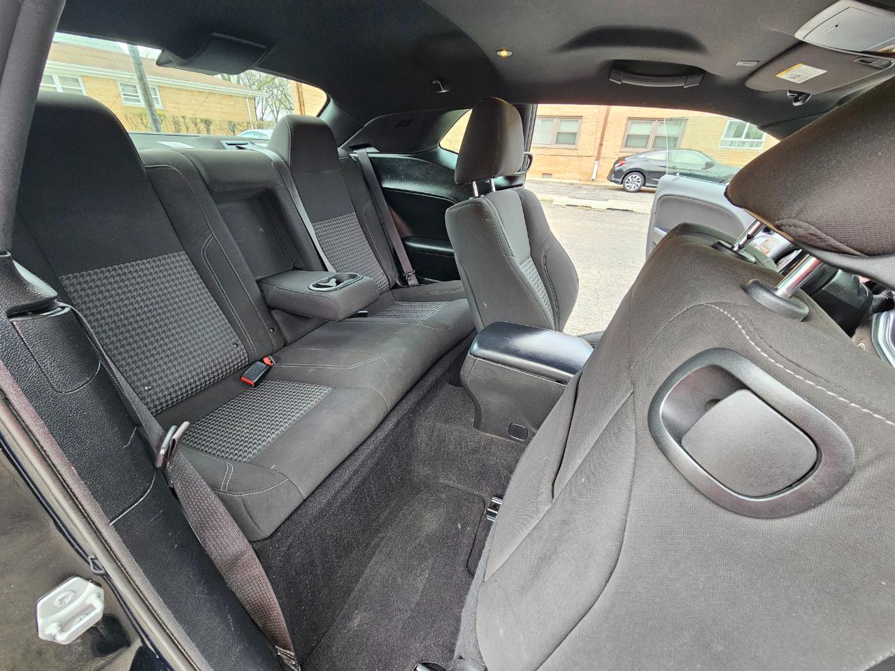 Dodge Challenger SXT RWD 2021