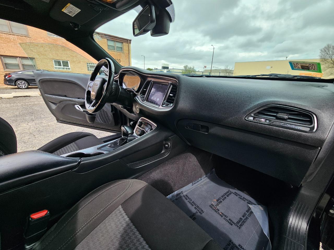 Dodge Challenger SXT RWD 2021