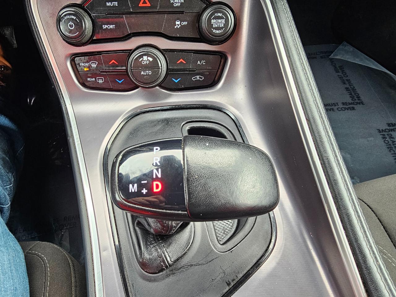 Dodge Challenger SXT RWD 2021