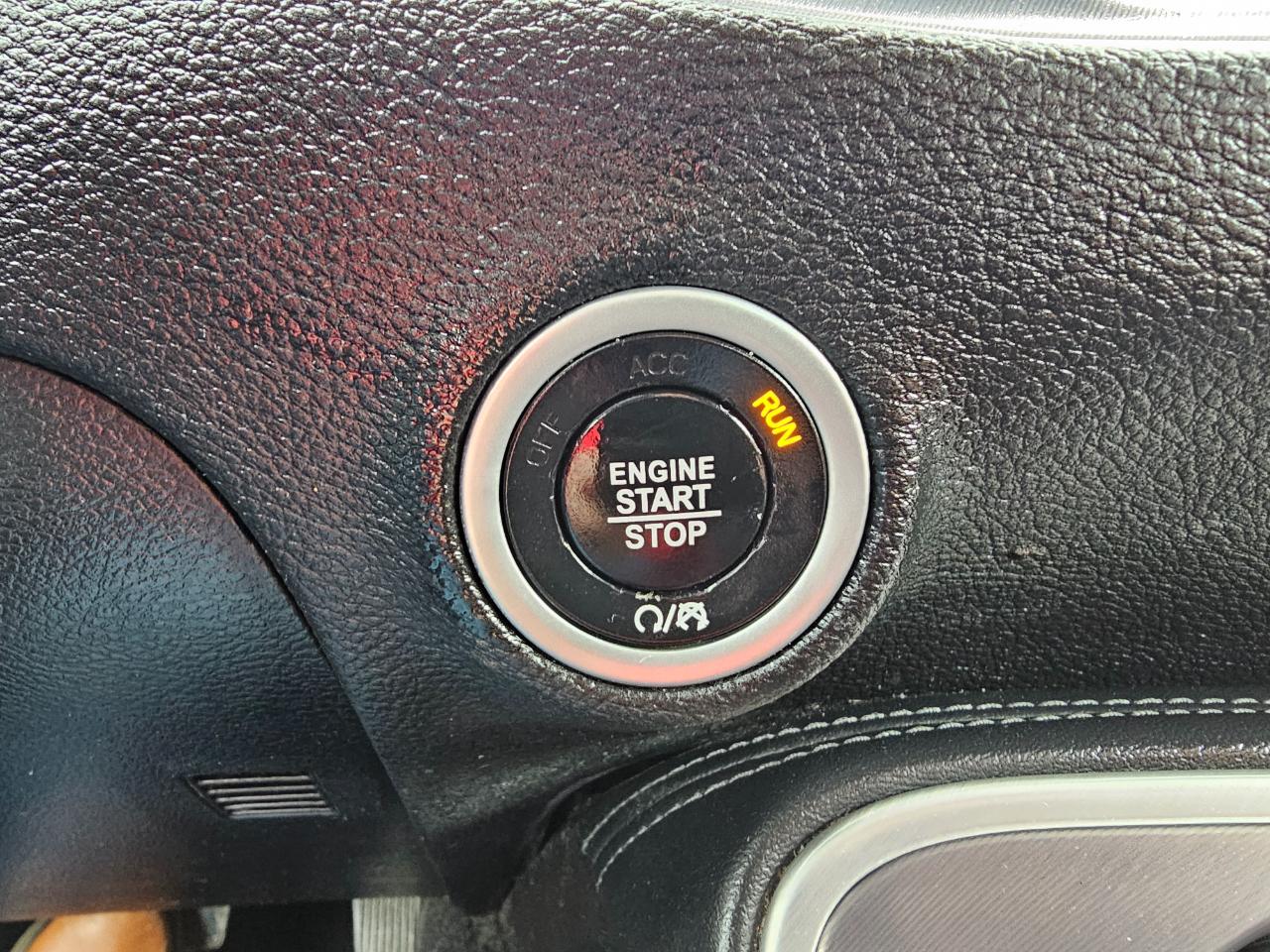 Dodge Challenger SXT RWD 2021