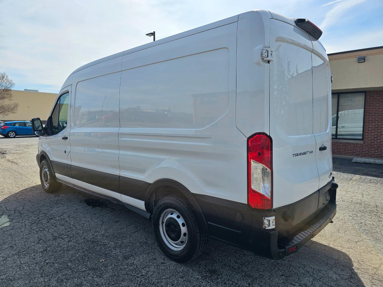 Ford Transit Van T-350 148" Med Rf 9500 GVWR Sliding RH Dr 2019