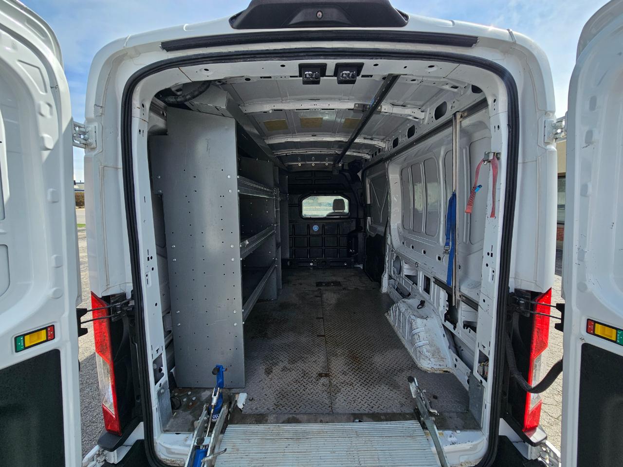 Ford Transit Van T-350 148" Med Rf 9500 GVWR Sliding RH Dr 2019