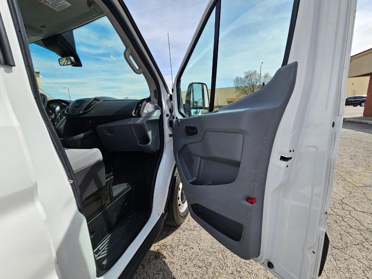 Ford Transit Van T-350 148" Med Rf 9500 GVWR Sliding RH Dr 2019