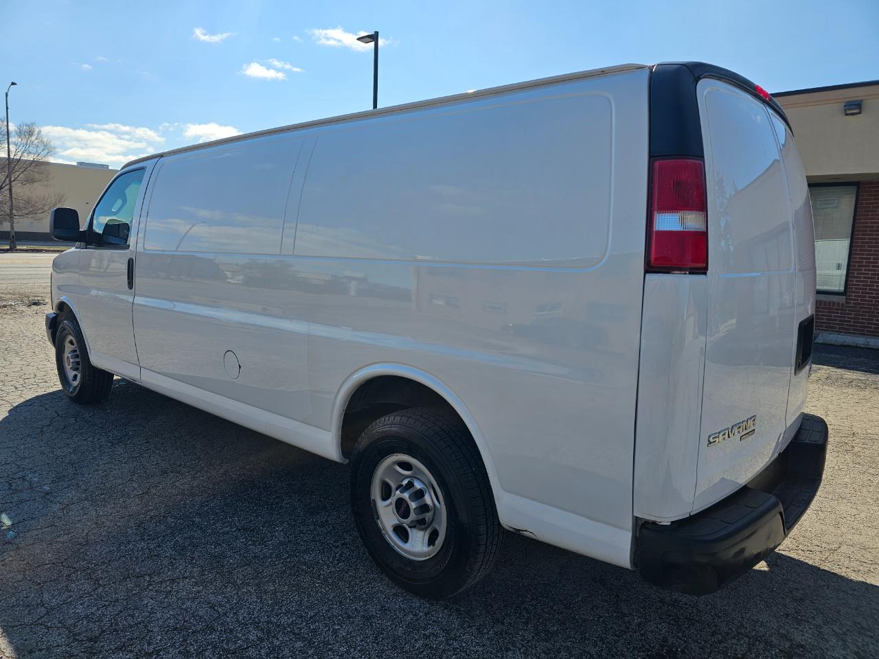 GMC Savana Cargo Van RWD 2500 155" 2016