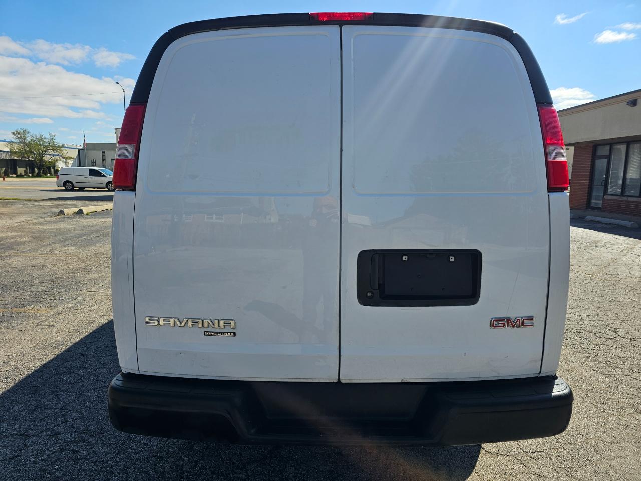 GMC Savana Cargo Van RWD 2500 155" 2016