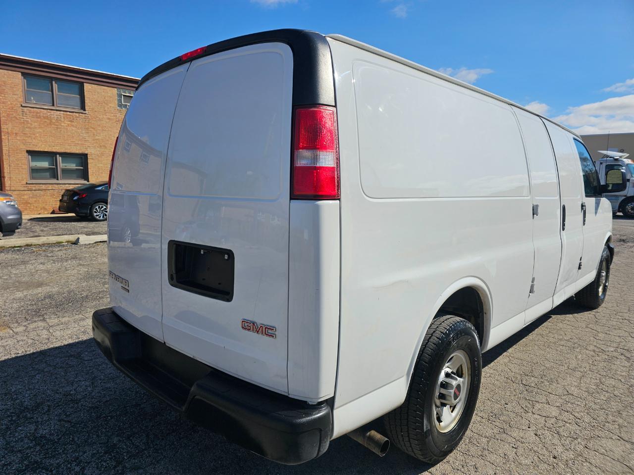 GMC Savana Cargo Van RWD 2500 155" 2016