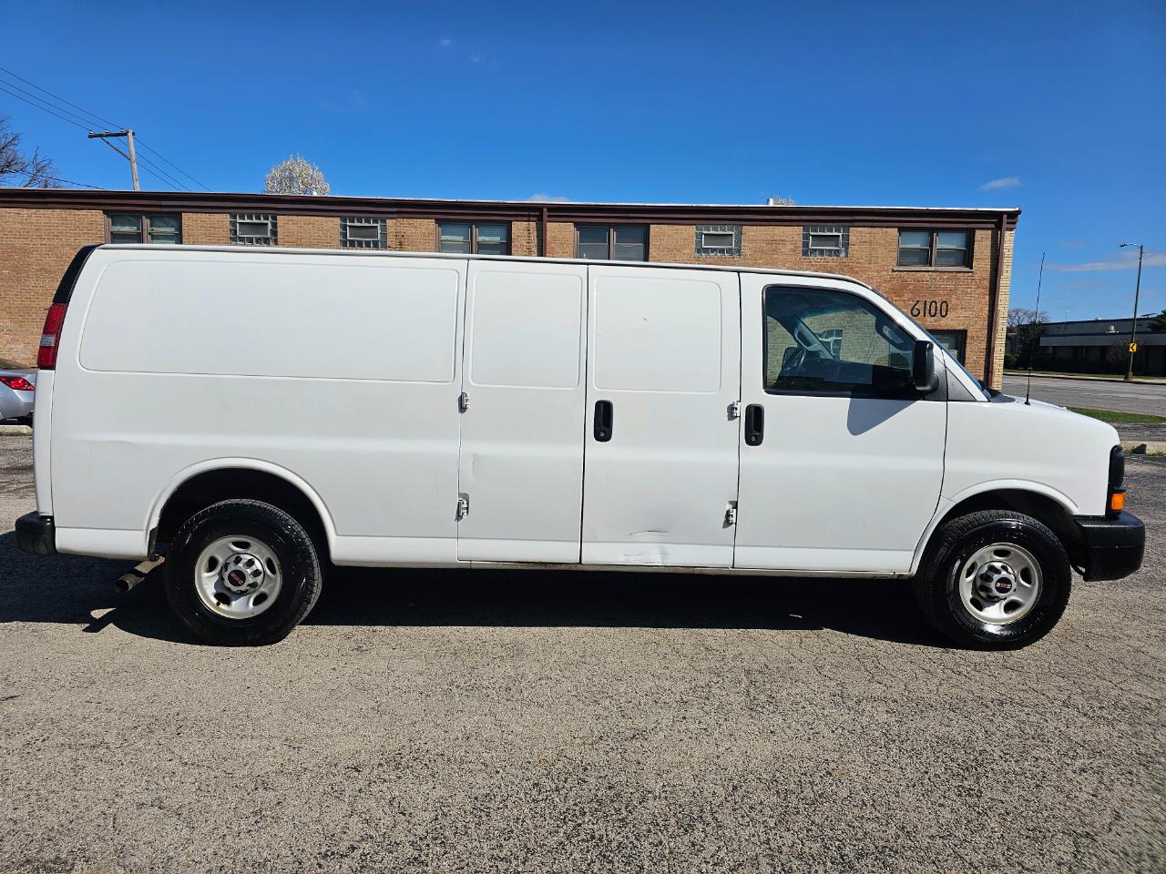 GMC Savana Cargo Van RWD 2500 155" 2016