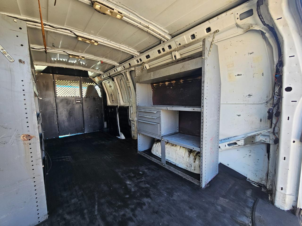 GMC Savana Cargo Van RWD 2500 155" 2016
