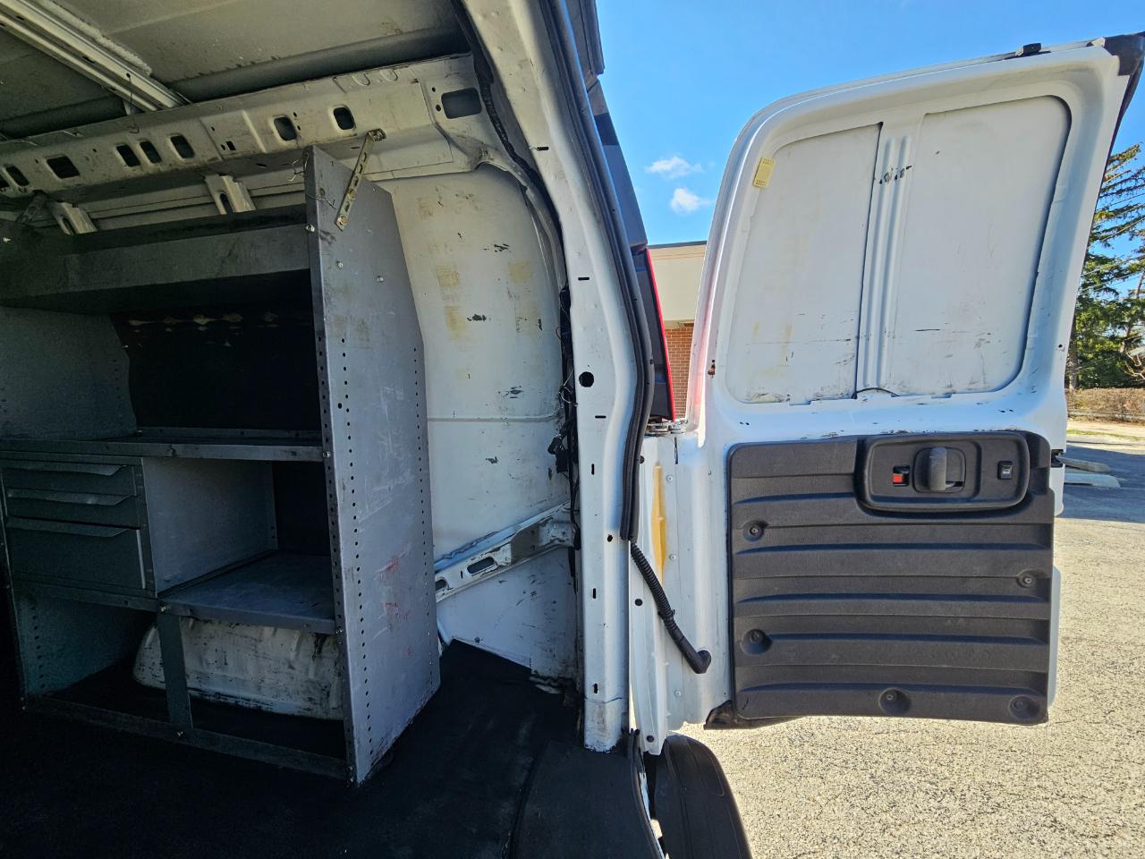 GMC Savana Cargo Van RWD 2500 155" 2016