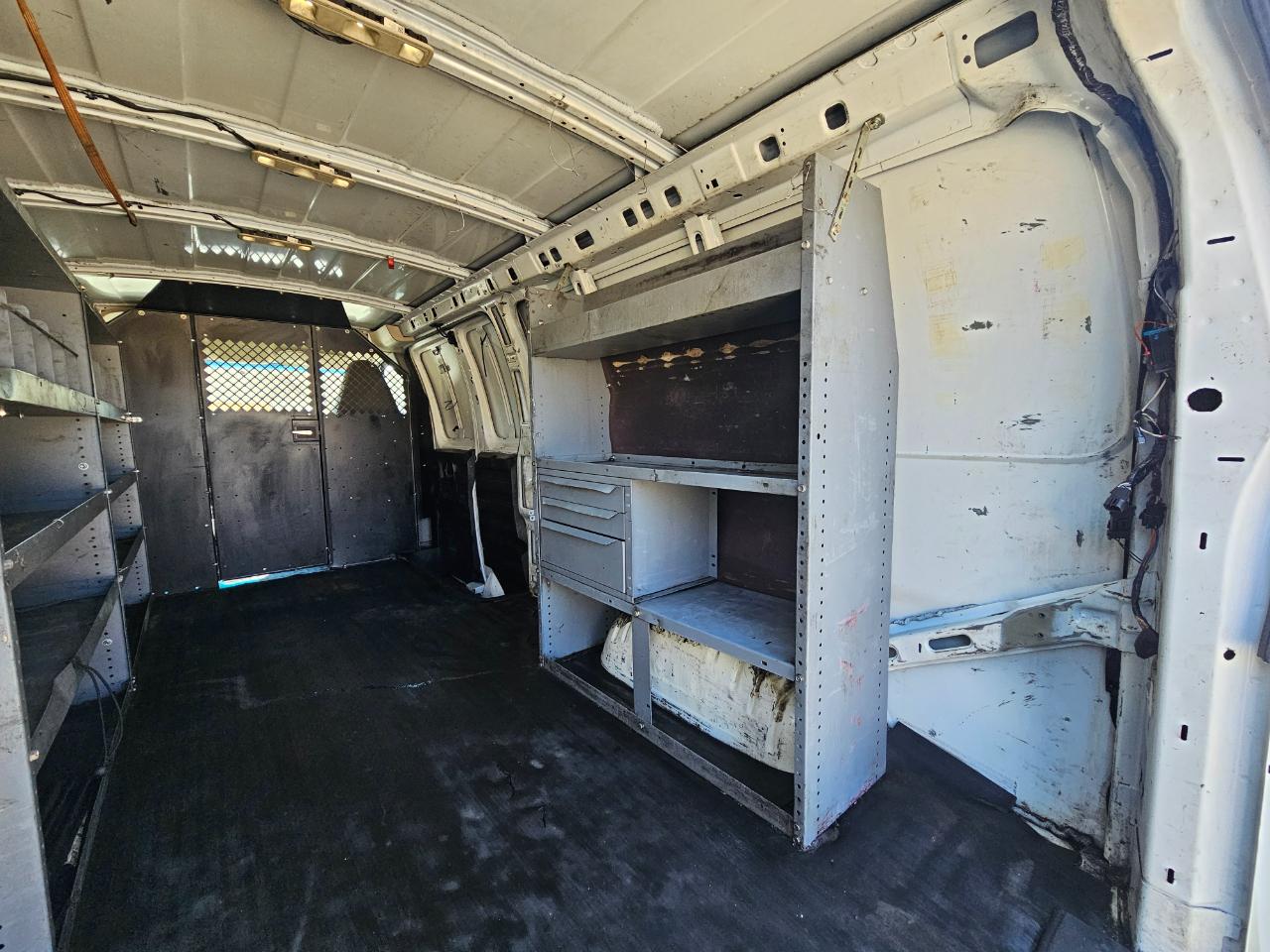 GMC Savana Cargo Van RWD 2500 155" 2016