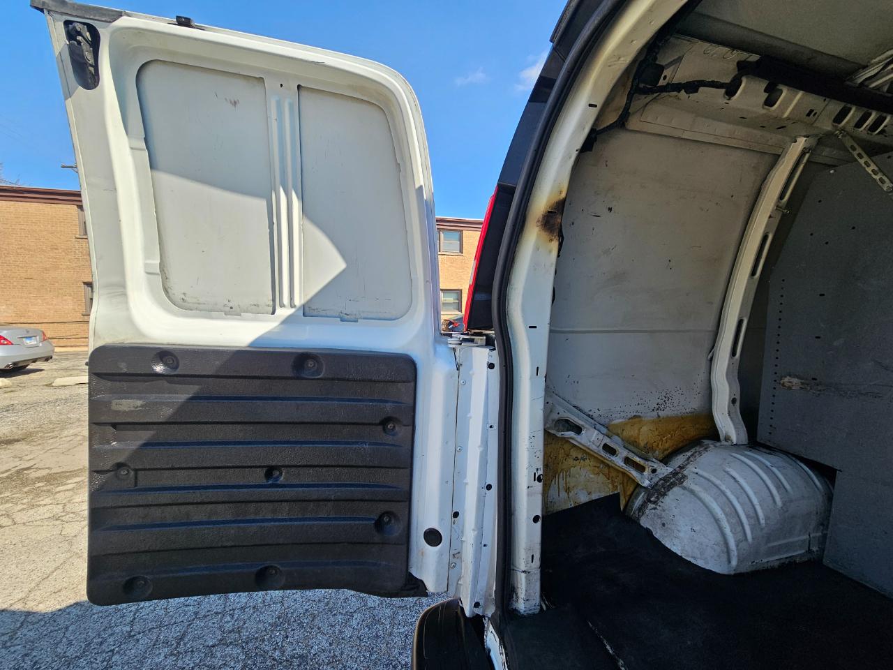 GMC Savana Cargo Van RWD 2500 155" 2016