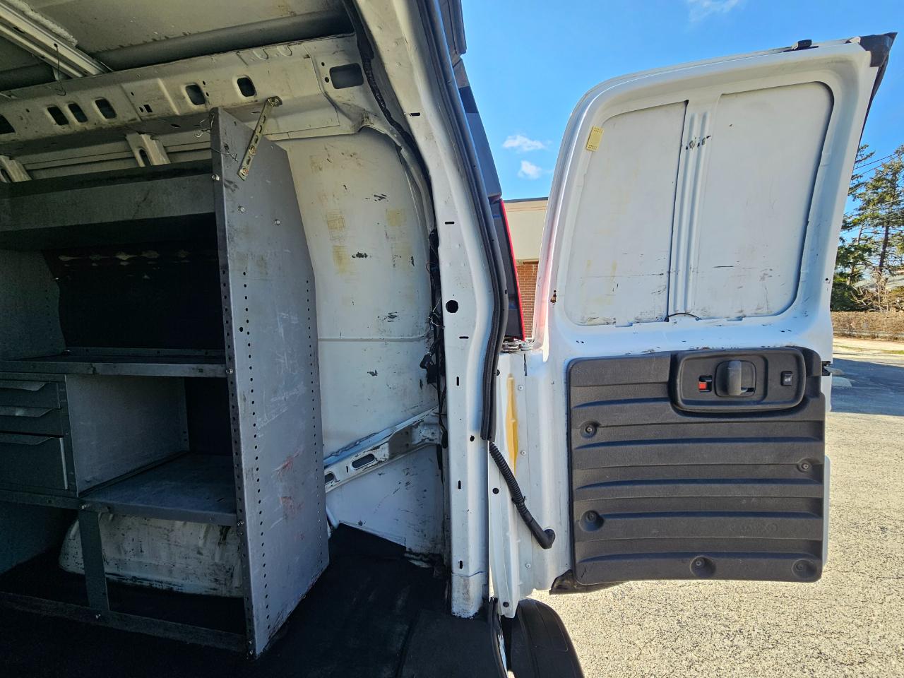 GMC Savana Cargo Van RWD 2500 155" 2016
