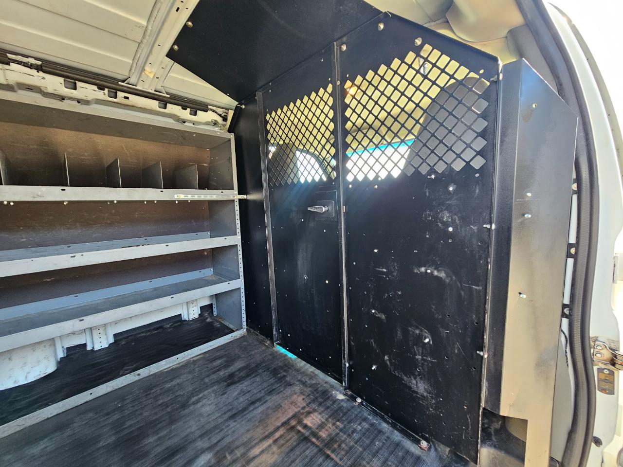GMC Savana Cargo Van RWD 2500 155" 2016