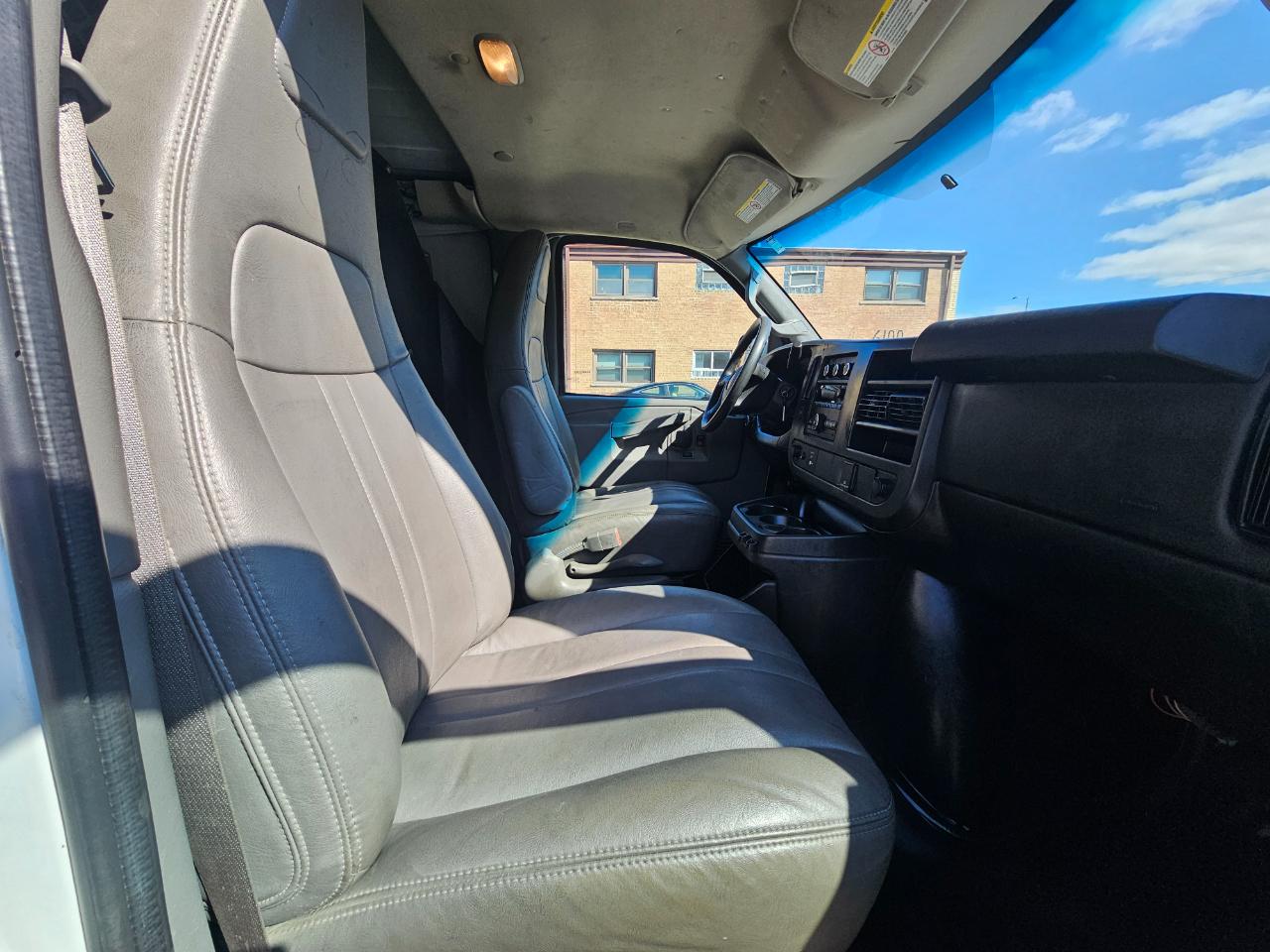 GMC Savana Cargo Van RWD 2500 155" 2016
