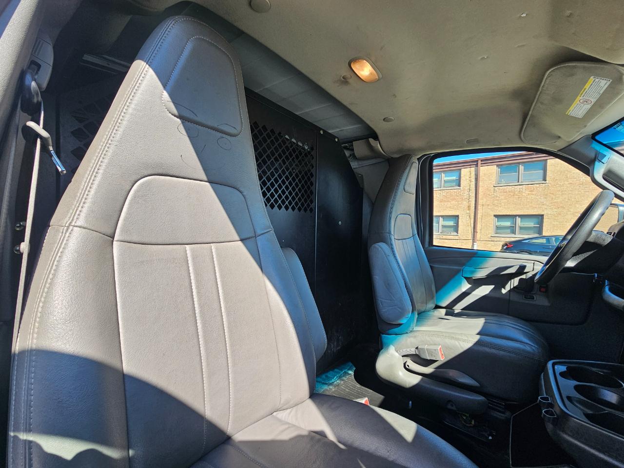 GMC Savana Cargo Van RWD 2500 155" 2016