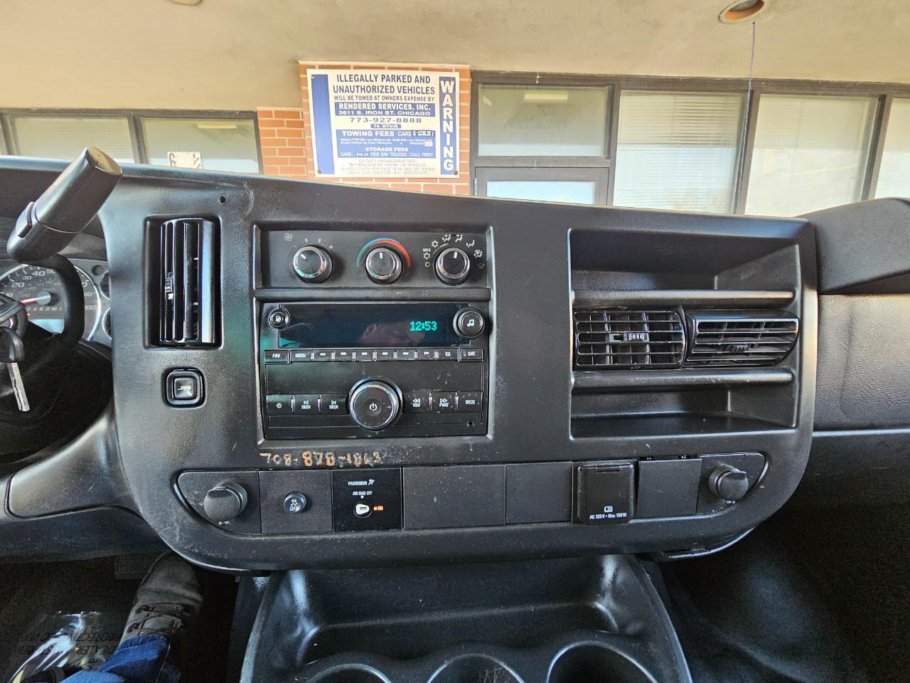 GMC Savana Cargo Van RWD 2500 155" 2016