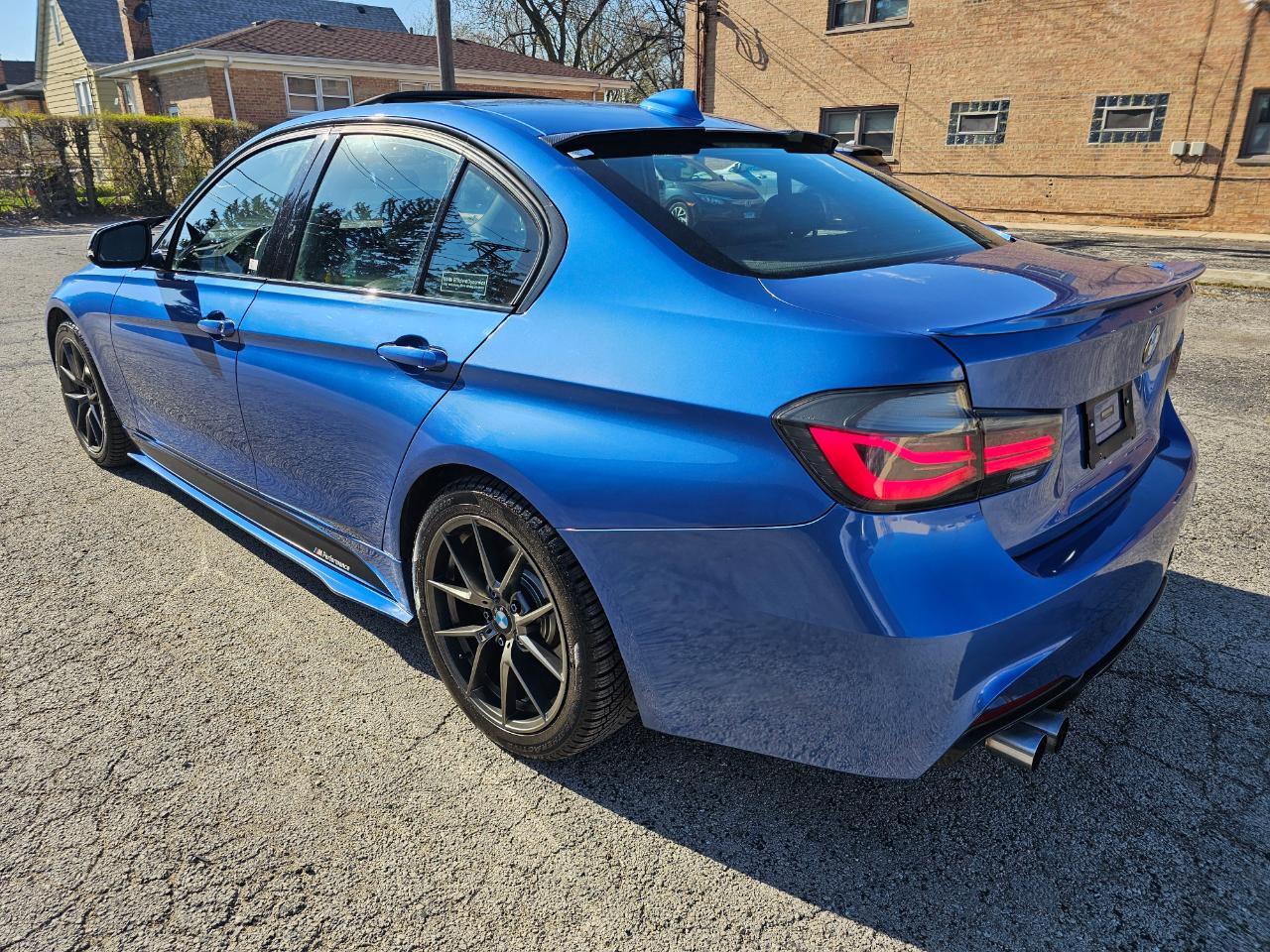 BMW 3 Series 4dr Sdn 328i xDrive AWD SULEV 2013