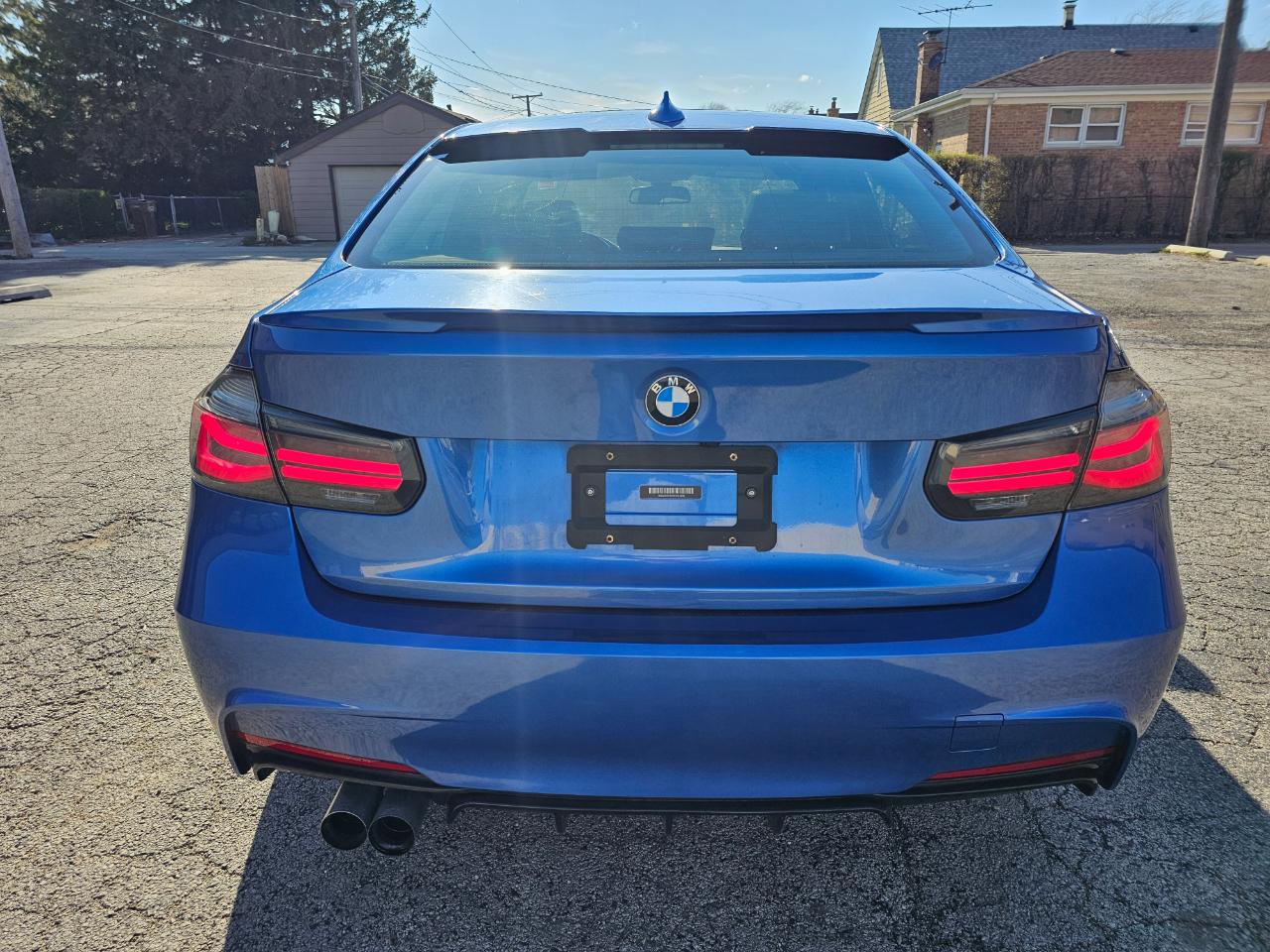 BMW 3 Series 4dr Sdn 328i xDrive AWD SULEV 2013