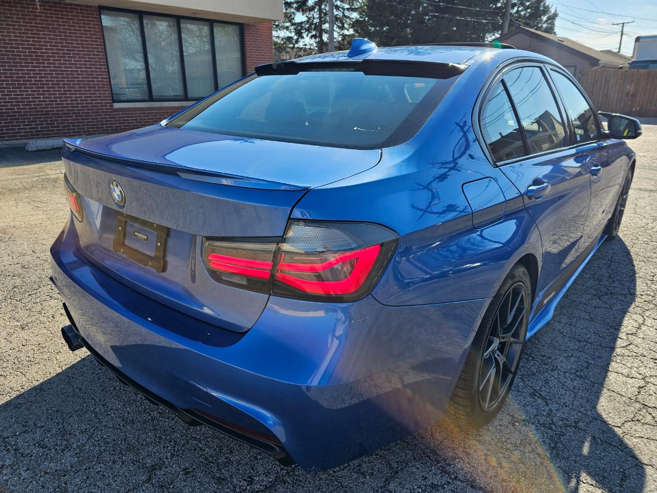 BMW 3 Series 4dr Sdn 328i xDrive AWD SULEV 2013