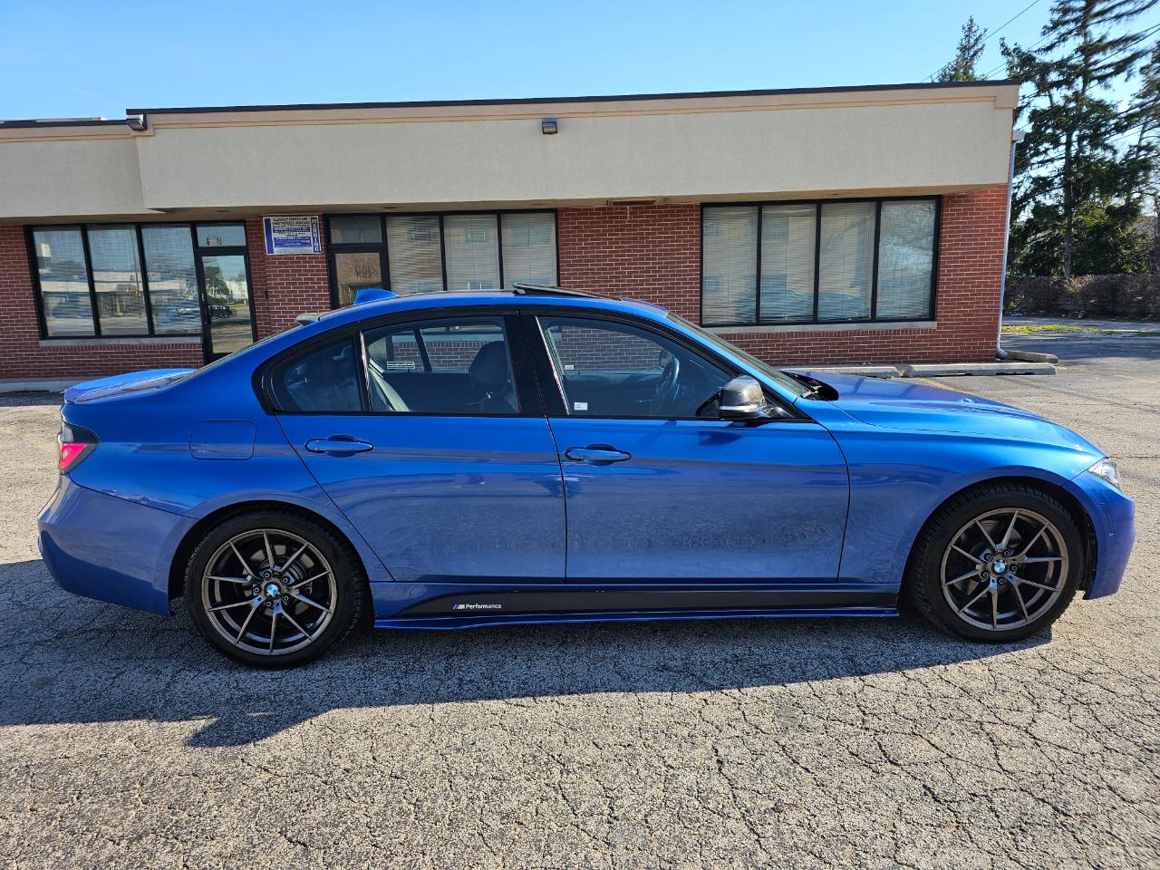 BMW 3 Series 4dr Sdn 328i xDrive AWD SULEV 2013