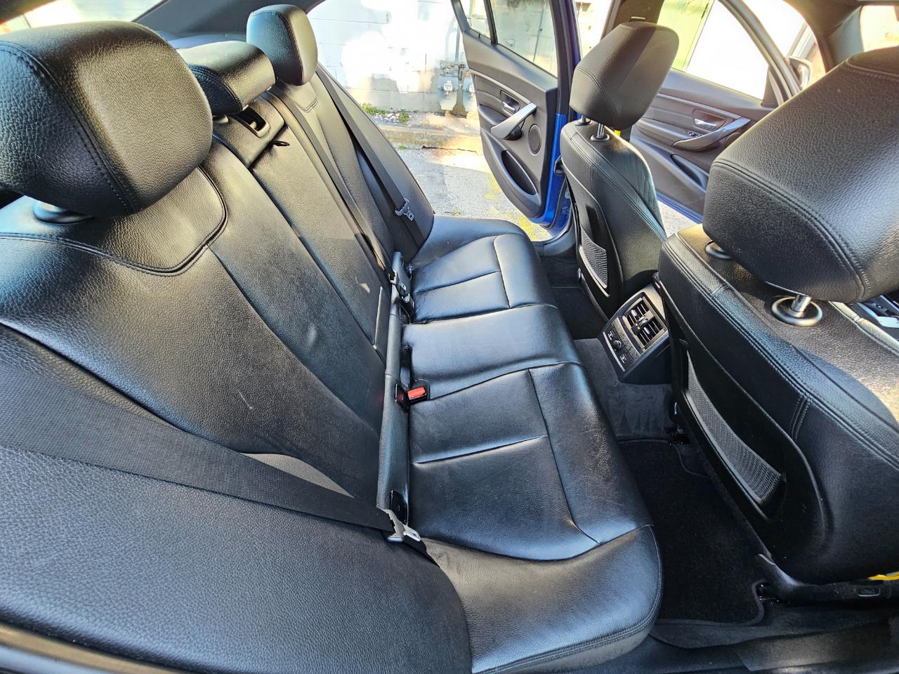 BMW 3 Series 4dr Sdn 328i xDrive AWD SULEV 2013