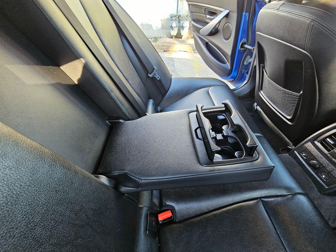 BMW 3 Series 4dr Sdn 328i xDrive AWD SULEV 2013