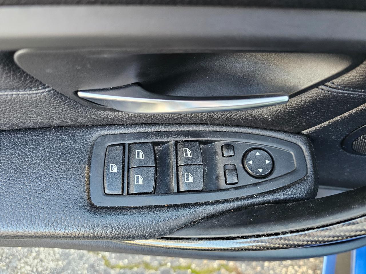 BMW 3 Series 4dr Sdn 328i xDrive AWD SULEV 2013