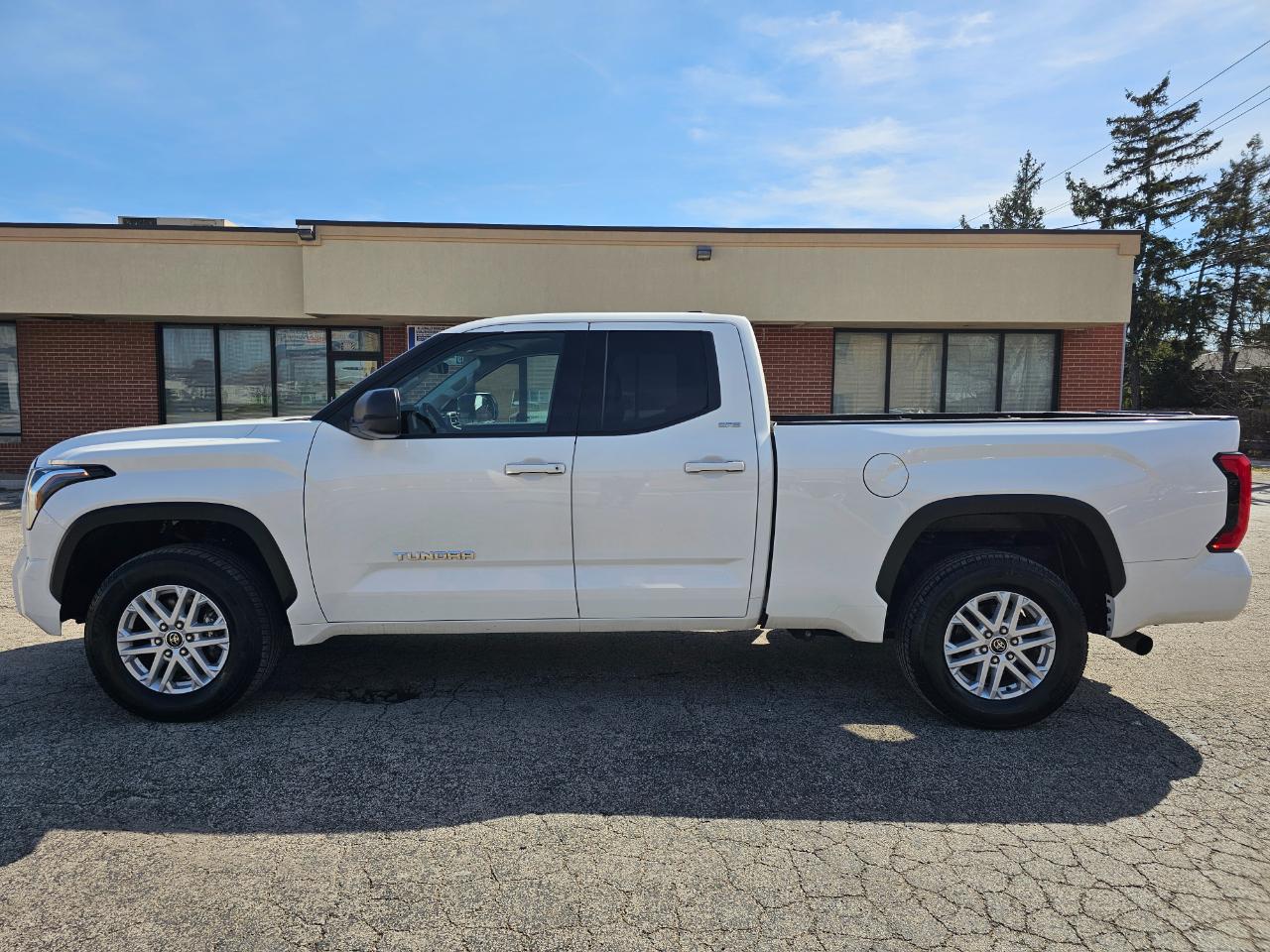 Toyota Tundra 4WD SR5 Double Cab 6.5' Bed (Natl) 2022