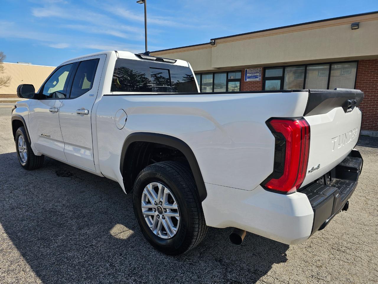 Toyota Tundra 4WD SR5 Double Cab 6.5' Bed (Natl) 2022