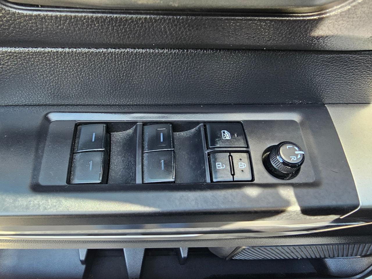 Toyota Tundra 4WD SR5 Double Cab 6.5' Bed (Natl) 2022