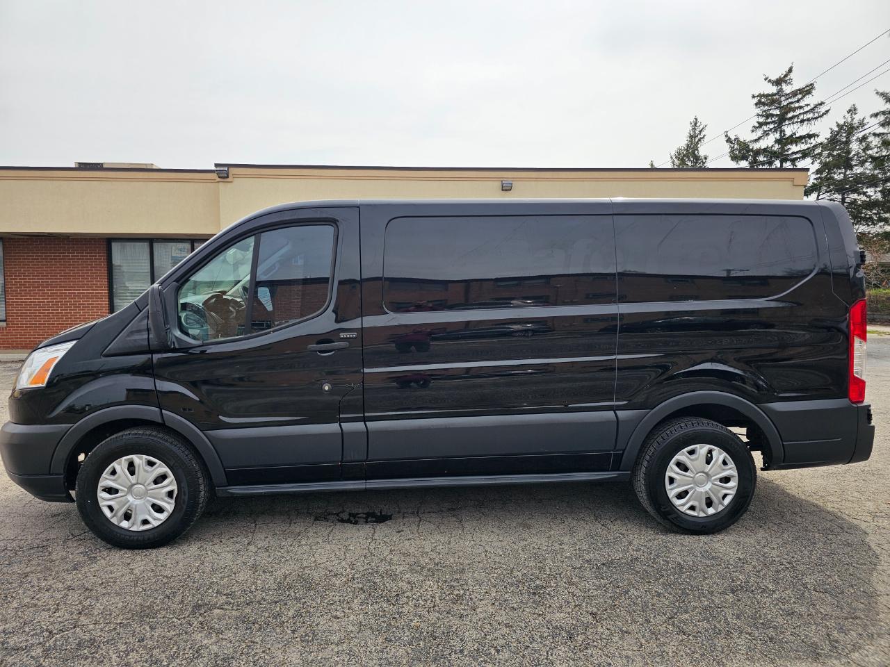 Ford Transit Van T-150 130" Low Rf 8600 GVWR Sliding RH Dr 2018