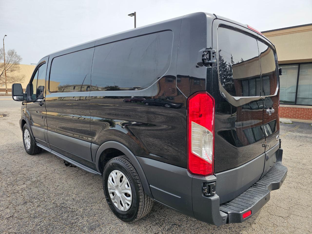 Ford Transit Van T-150 130" Low Rf 8600 GVWR Sliding RH Dr 2018