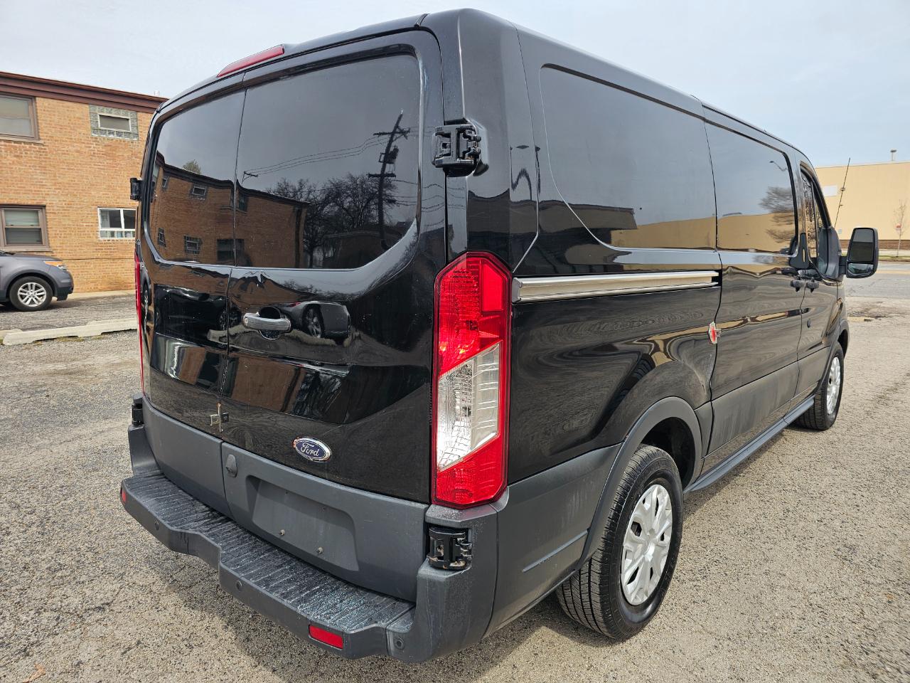 Ford Transit Van T-150 130" Low Rf 8600 GVWR Sliding RH Dr 2018