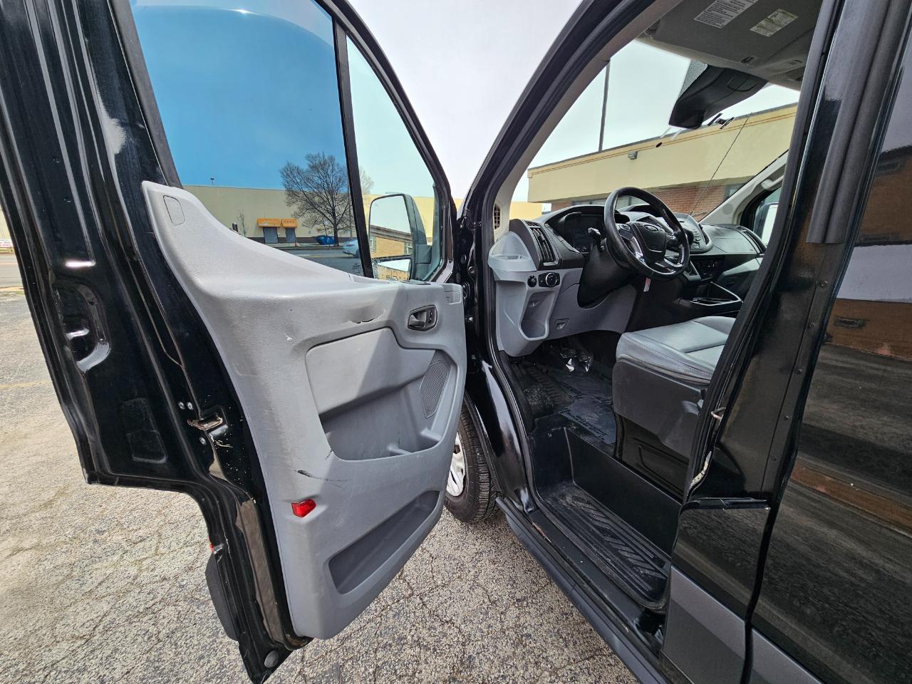 Ford Transit Van T-150 130" Low Rf 8600 GVWR Sliding RH Dr 2018