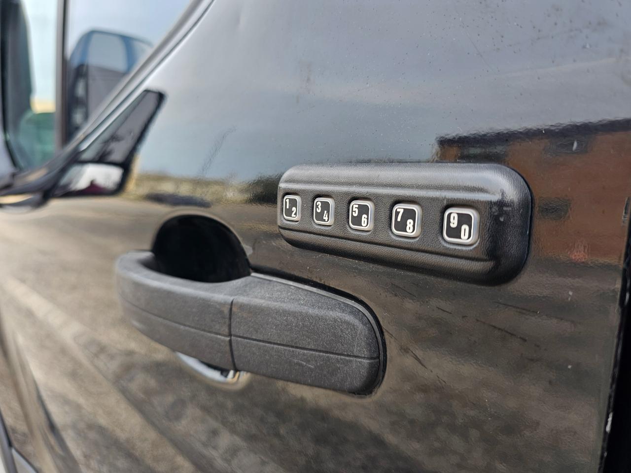 Ford Transit Van T-150 130" Low Rf 8600 GVWR Sliding RH Dr 2018