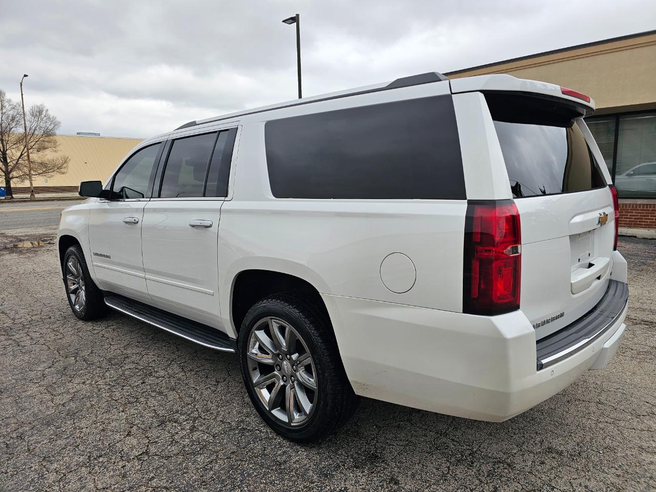 Chevrolet Suburban 4WD 4dr 1500 Premier 2017