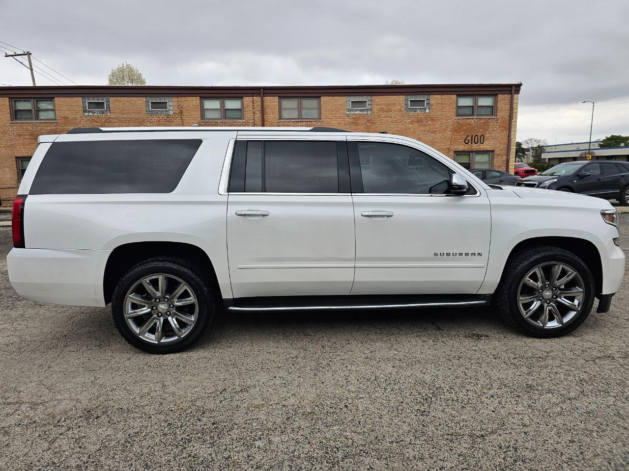 Chevrolet Suburban 4WD 4dr 1500 Premier 2017