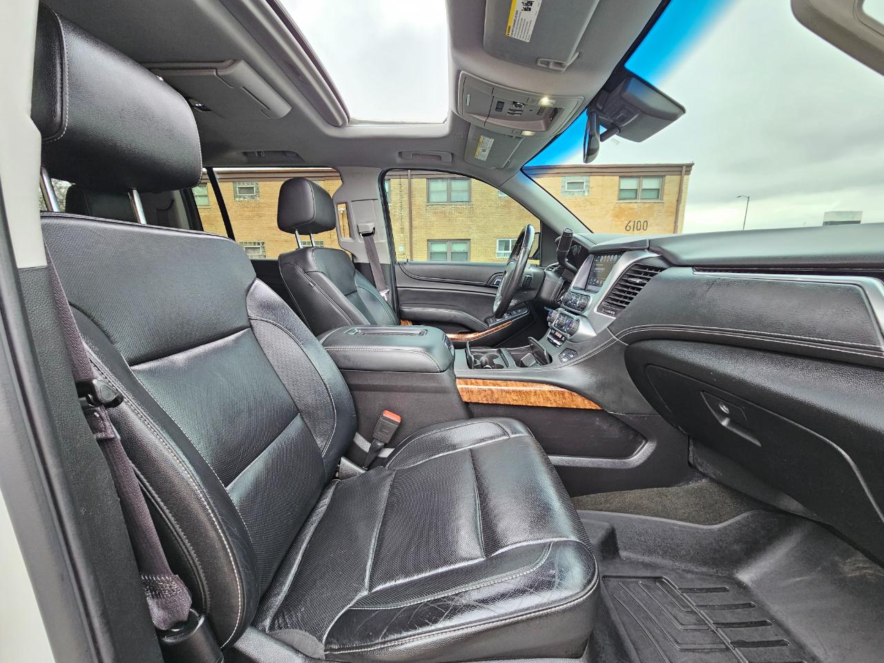 Chevrolet Suburban 4WD 4dr 1500 Premier 2017