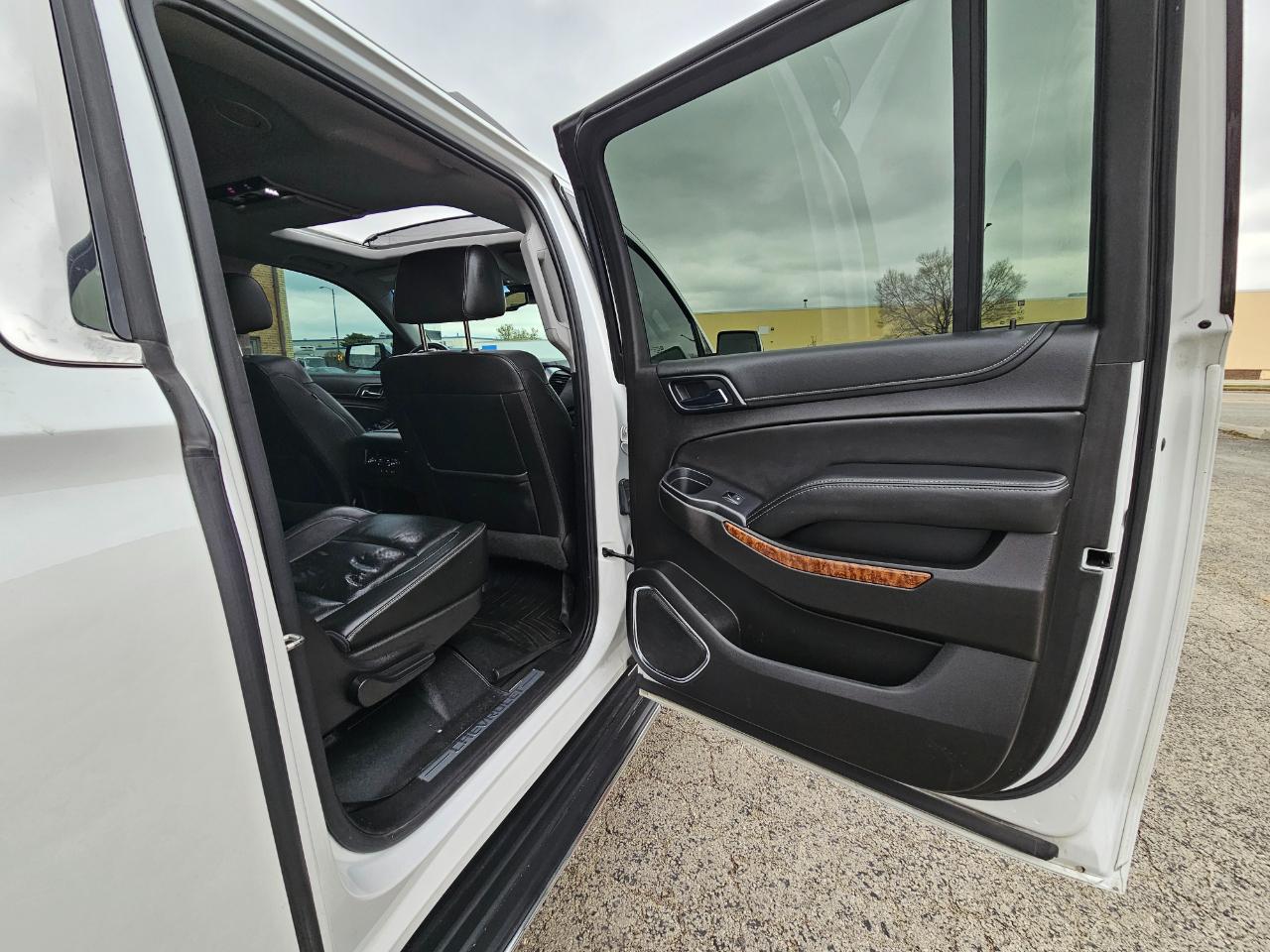 Chevrolet Suburban 4WD 4dr 1500 Premier 2017