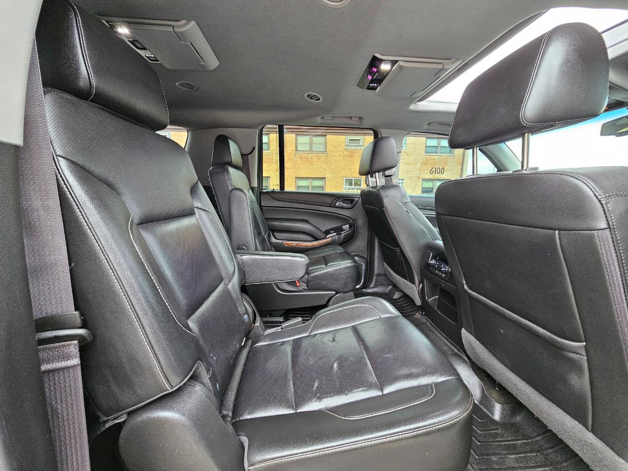 Chevrolet Suburban 4WD 4dr 1500 Premier 2017