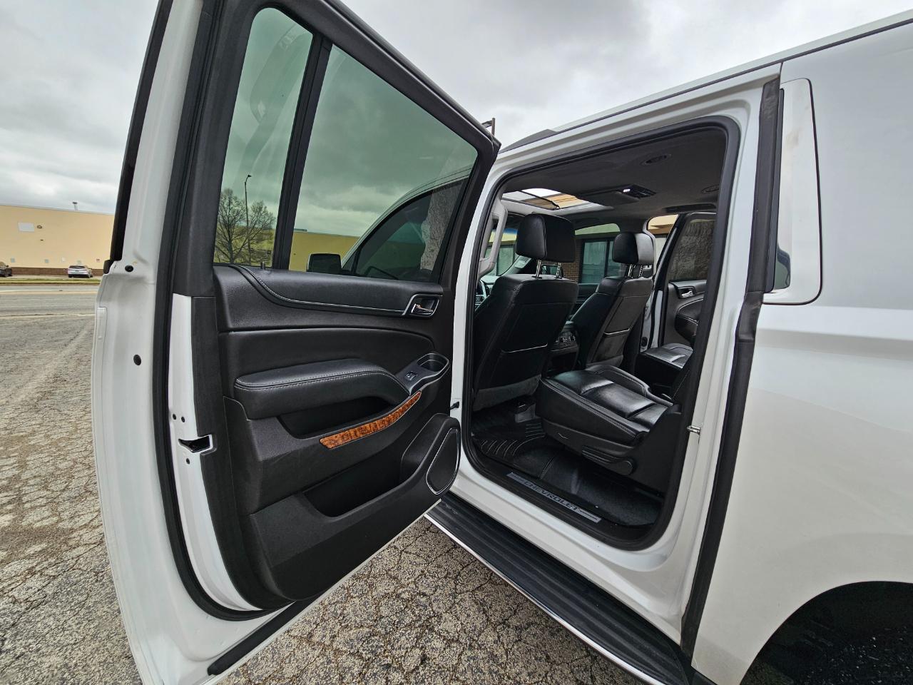 Chevrolet Suburban 4WD 4dr 1500 Premier 2017