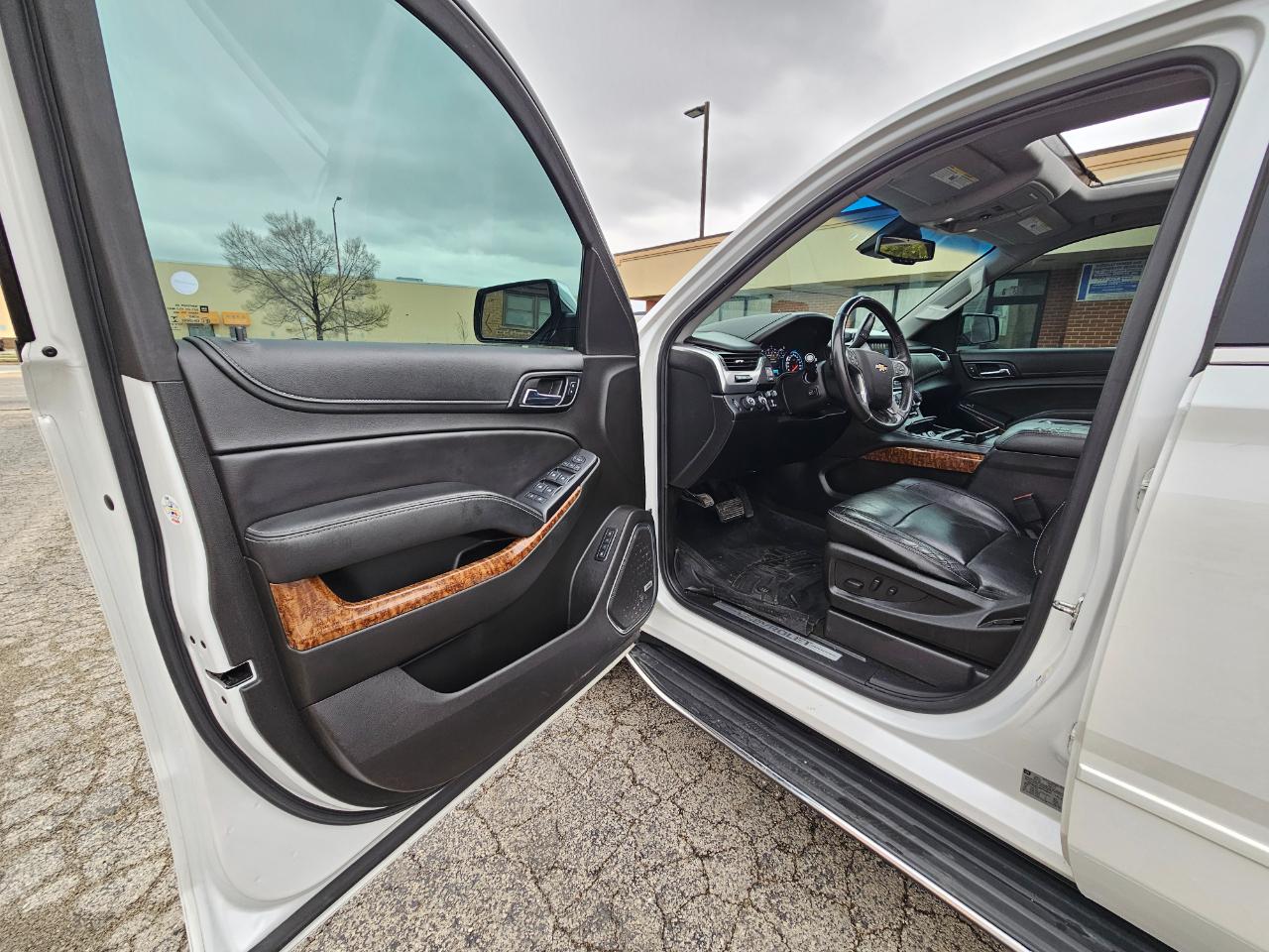 Chevrolet Suburban 4WD 4dr 1500 Premier 2017