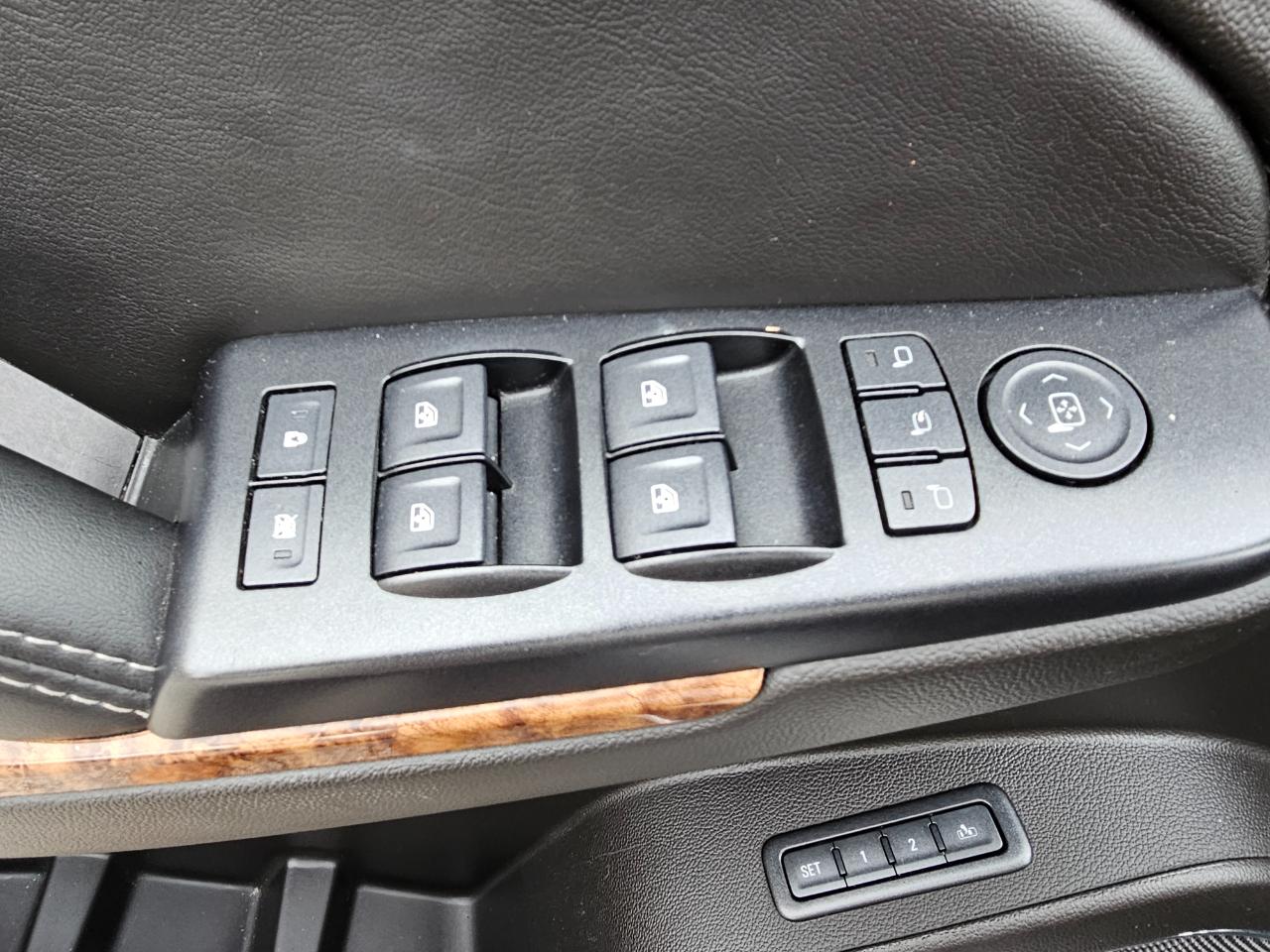 Chevrolet Suburban 4WD 4dr 1500 Premier 2017