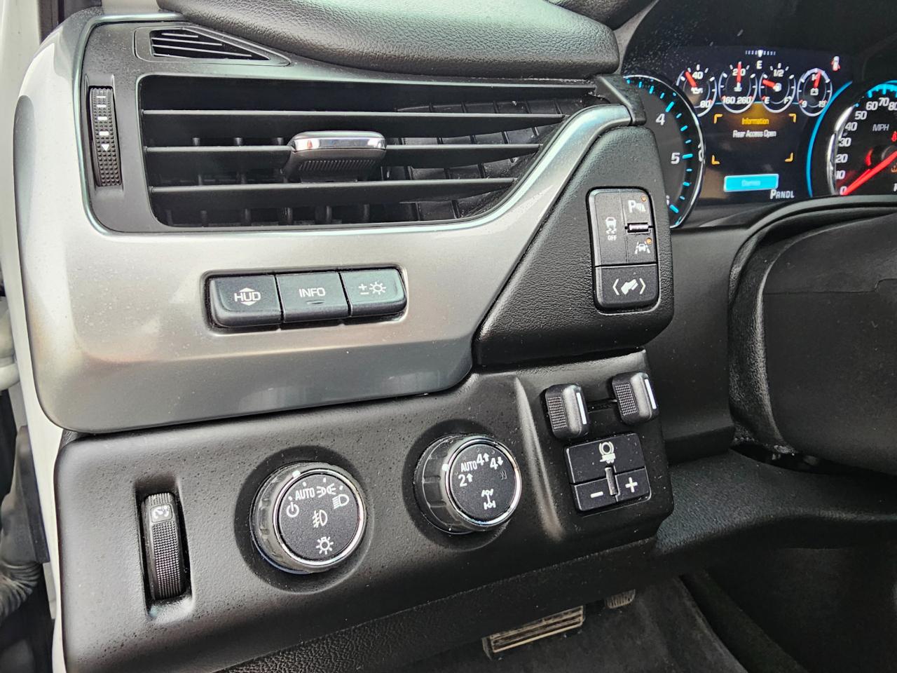 Chevrolet Suburban 4WD 4dr 1500 Premier 2017