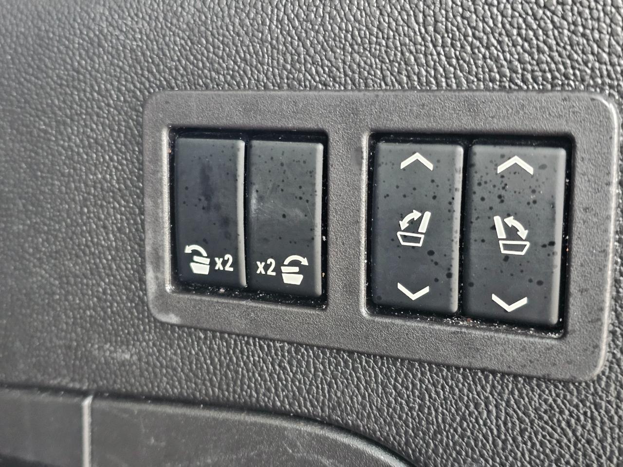 Chevrolet Suburban 4WD 4dr 1500 Premier 2017