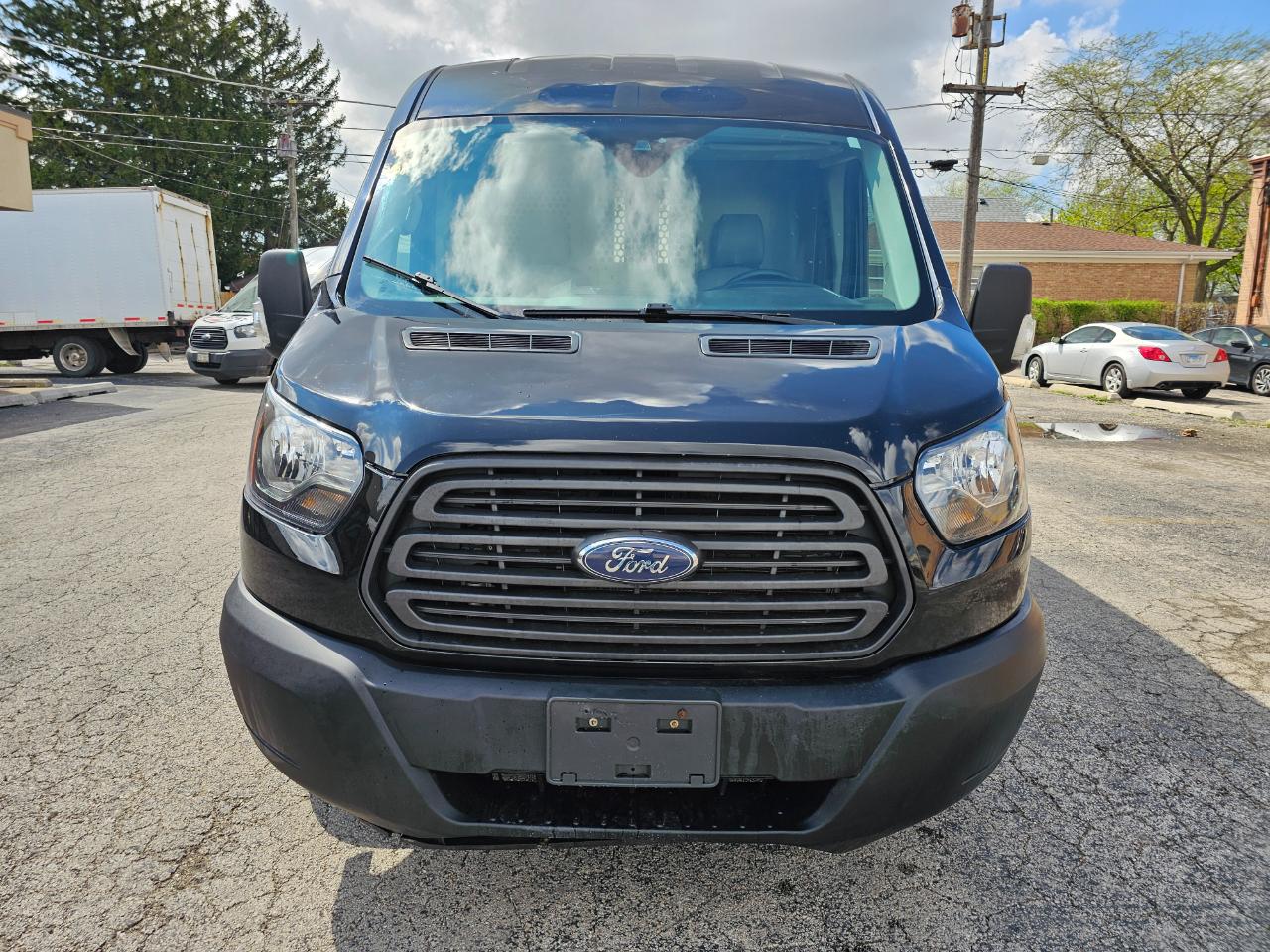 Ford Transit Van T-250 148" Med Rf 9000 GVWR Sliding RH Dr 2017