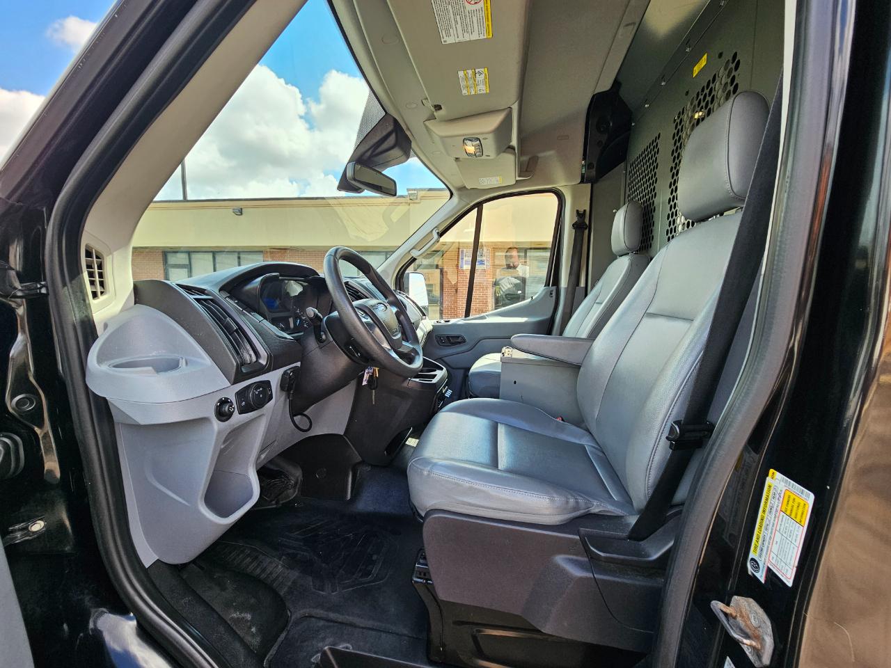 Ford Transit Van T-250 148" Med Rf 9000 GVWR Sliding RH Dr 2017