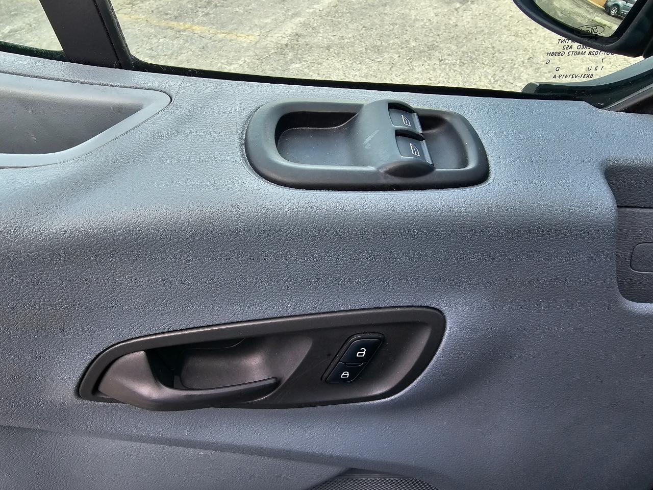 Ford Transit Van T-250 148" Med Rf 9000 GVWR Sliding RH Dr 2017